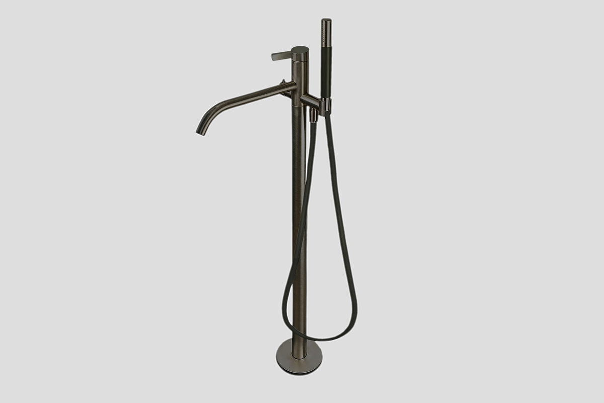 Lagoo Como CM3204 vrijstaande badmengkraan (afbouwdeel) met vaste uitloop, mixer, handdouche (staaf), doucheslang (150 cm) – Geborsteld gunmetal PVD