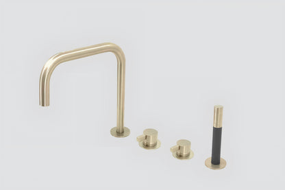 Lagoo Como CM3210 badrandcombinatie met draaibare uitloop, 2 mengkranen en handdouche (staaf) – Geborsteld champagne PVD