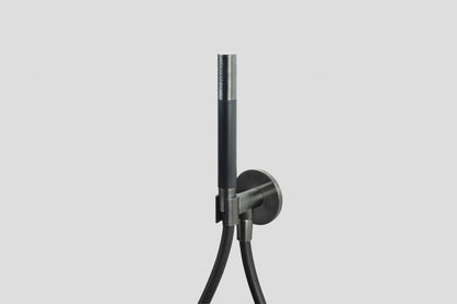 Lagoo Garda G2240 handdouchehouder met wanduitlaat, handdouche (staaf), doucheslang (150 cm) – Geborsteld gunmetal PVD