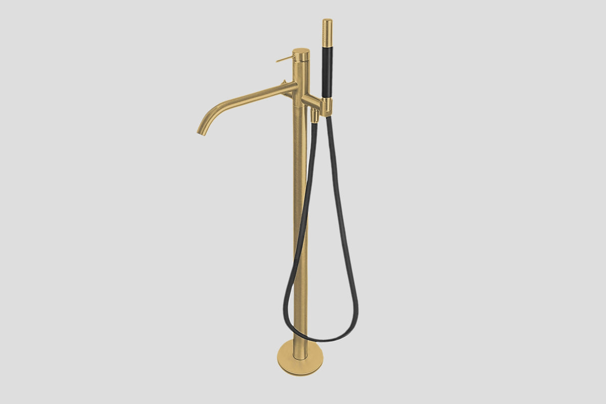 Lagoo Garda G3204 vrijstaande badmengkraan (afbouwdeel) met vaste uitloop, mixer, handdouche (staaf), doucheslang (150 cm) – Geborsteld messing PVD