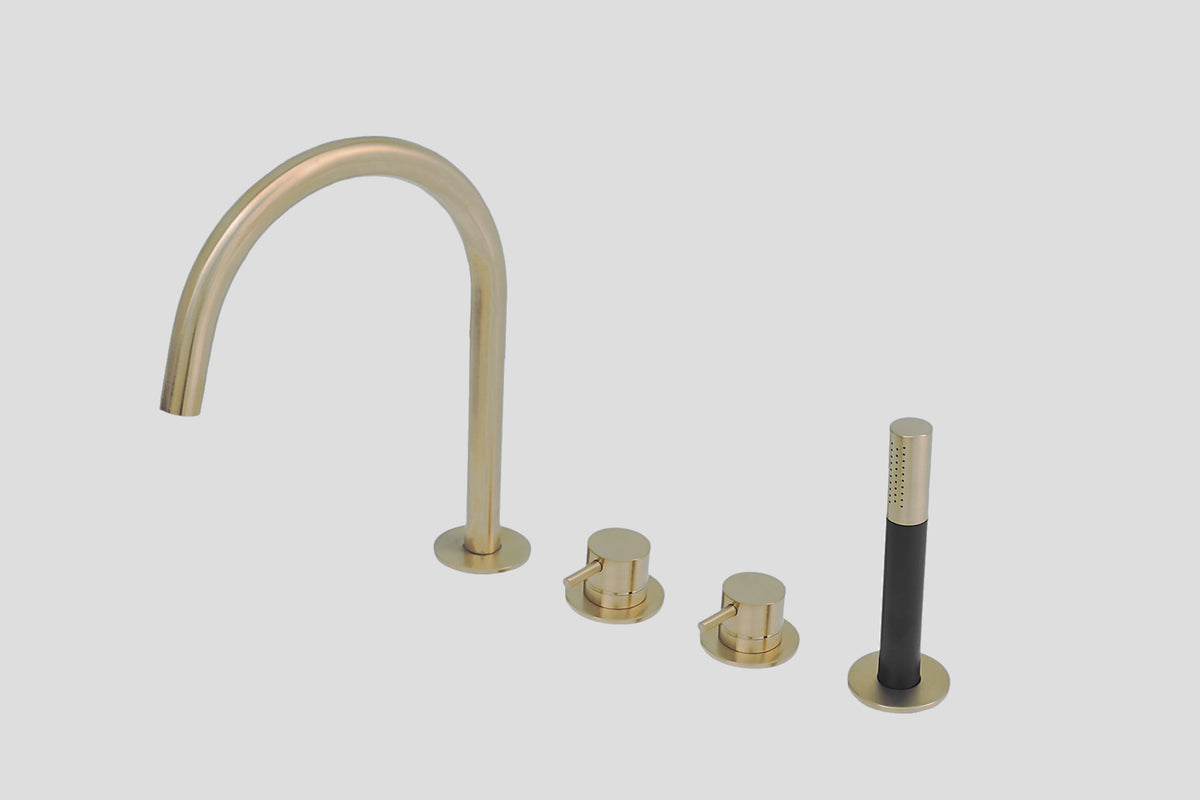 Lagoo Garda G3210 badrandcombinatie met uitloop, 2 mengkranen en handdouche (staaf) – Geborsteld champagne PVD