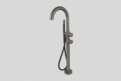 Lagoo Garda G3214 vrijstaande highflow badmengkraan (afbouwdeel) met draaibare uitloop, 2 mengkranen en handdouche (staaf) – Geborsteld gunmetal PVD