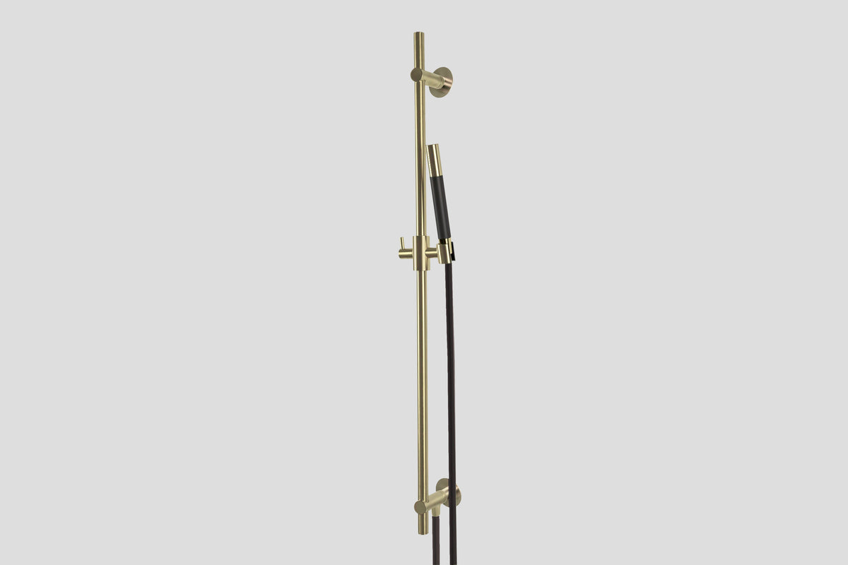 Lagoo Garda G5220 glijstang (messing) met geïntegreerde wateruitlaat en handdouche (staaf) – Geborsteld champagne PVD