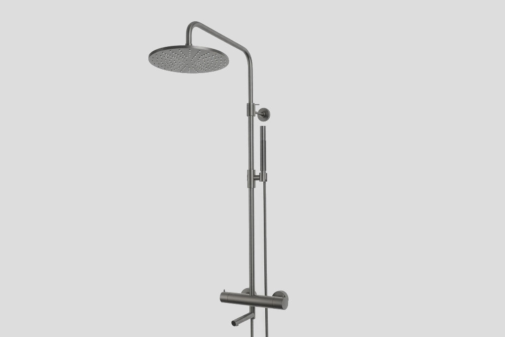 Lagoo Garda G5301 thermostatische bad/douche set met hoofddouche (25 cm), messing handdouche (staaf) en doucheslang (150 cm) – Geborsteld gunmetal PVD