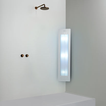 Sunshower Plus M infrarood en UV | Wit | Opbouw hoek | 3/4 lichaam | Infrarood en UV